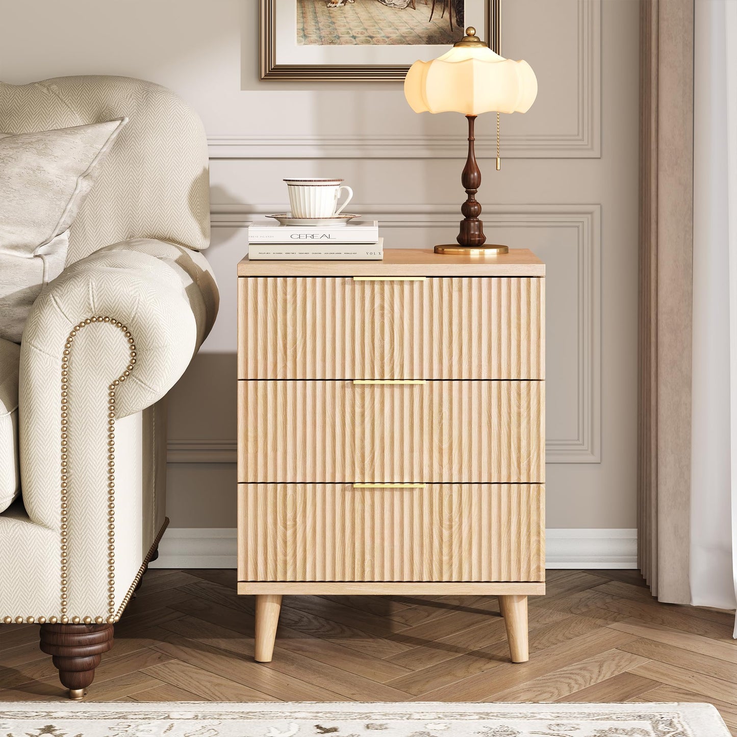 Fluted Nightstand with USB Charging Station, 3 Drawer Dresser Wood Modern Night Stand Bedside Table with Quiet Drawers & Large Storage End Table for Bedroom (1pcs, Natual)